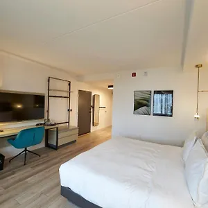 https://bloom-mississauga-tapestry-collection-by-hilton.hotelstorontoontario.org