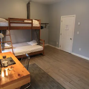 The Clarence Park Hostal Toronto