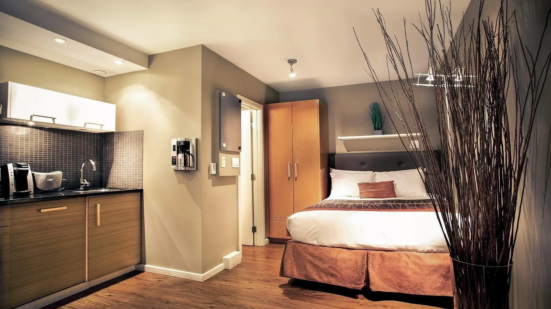 Nuvo Hotel Suites For Residence Calgary